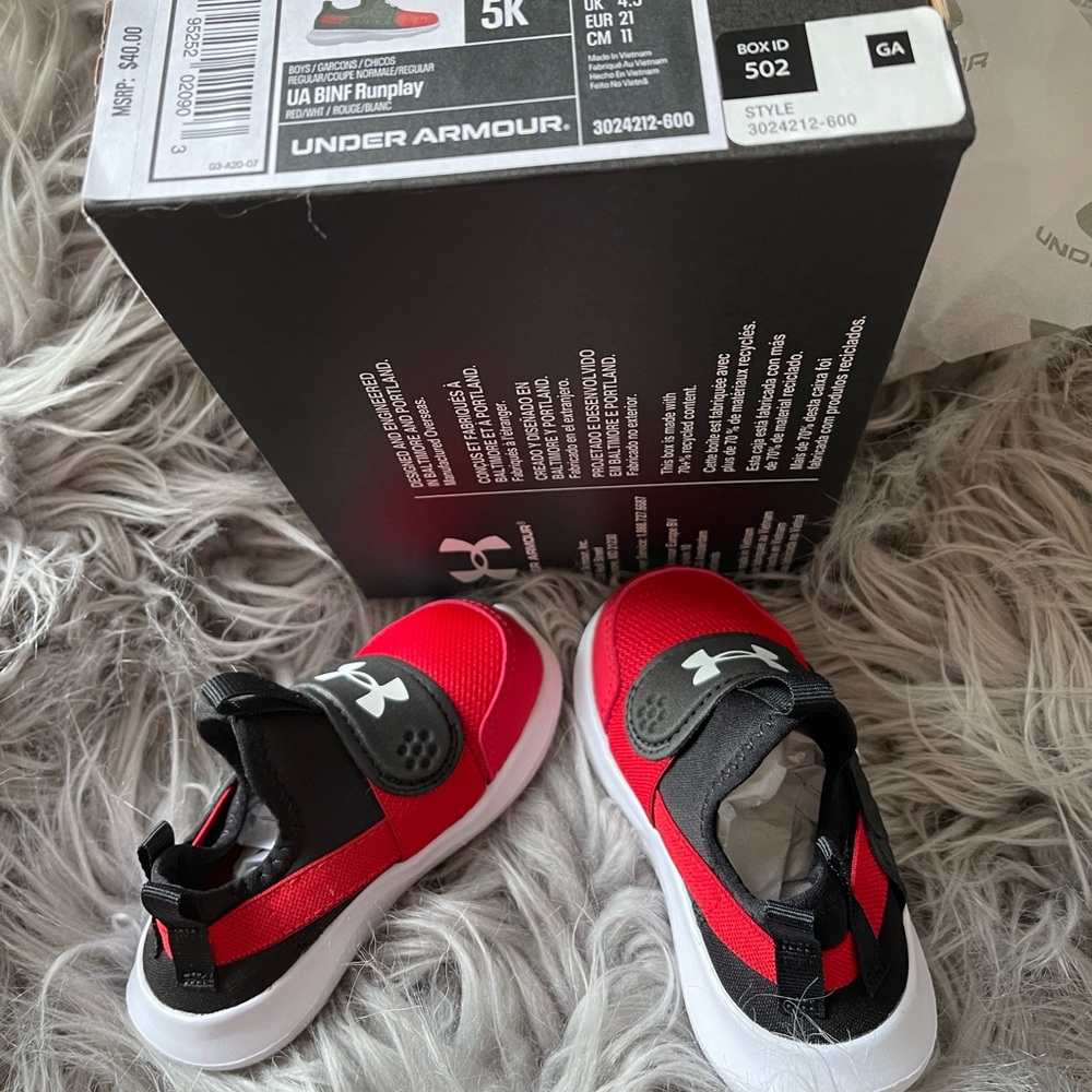 Under Armour NWT 5K size shoes